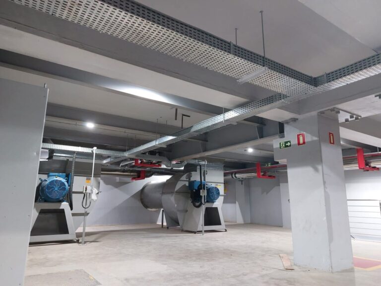 Rotas de cabos e montagem elétrica industrial executada pela Chronus